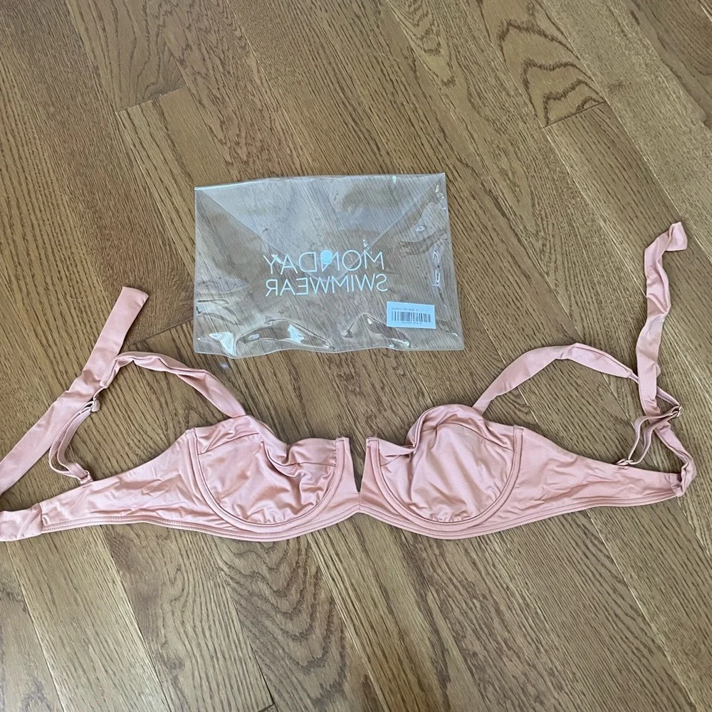 Monday Swimwear Clovelly Top Sand size M